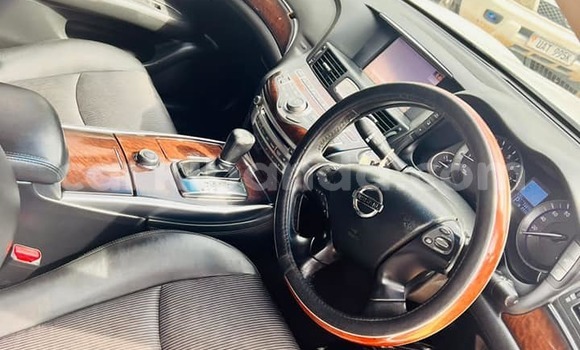 Acheter Occasion Voiture Nissan Fuga Gris à Kampala, Ouganda Acheter Occasion Voiture Nissan Fuga Gris à Kampala, Ouganda