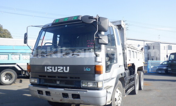 Buy Used Isuzu FTR 850 White Truck in Kampala in Uganda