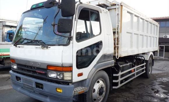 Buy Used Mitsubishi L400 White Truck in Kampala in Uganda