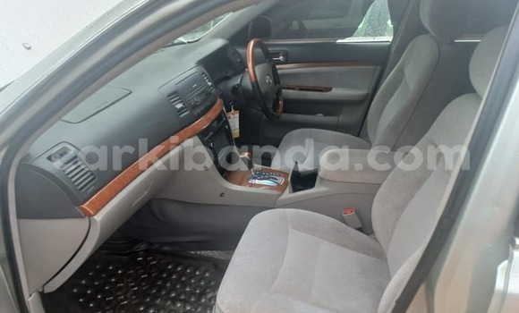 Gura Yakoze Toyota Mark II Silver Imodoka i Kampala mu Uganda Gura Yakoze Toyota Mark II Silver Imodoka i Kampala mu Uganda