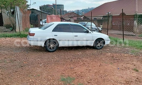 Gura Yakoze Toyota Premio White Imodoka i Kampala mu Uganda Gura Yakoze Toyota Premio White Imodoka i Kampala mu Uganda