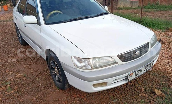 Gura Yakoze Toyota Premio White Imodoka i Kampala mu Uganda Gura Yakoze Toyota Premio White Imodoka i Kampala mu Uganda