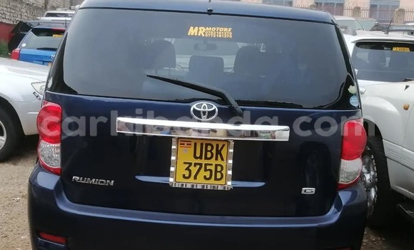 Gura Yakoze Toyota Corolla Rumion Blue Imodoka i Kampala mu Uganda Gura Yakoze Toyota Corolla Rumion Blue Imodoka i Kampala mu Uganda