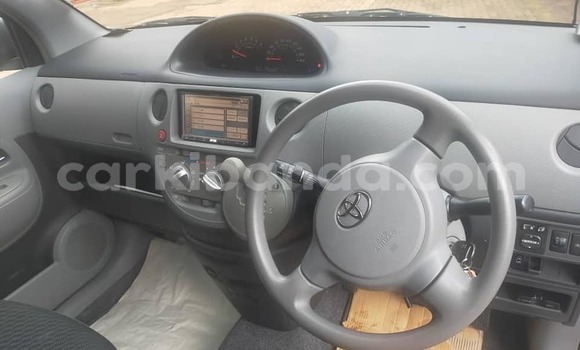 Gura Yakoze Toyota Sienta Black Imodoka i Kampala mu Uganda Gura Yakoze Toyota Sienta Black Imodoka i Kampala mu Uganda