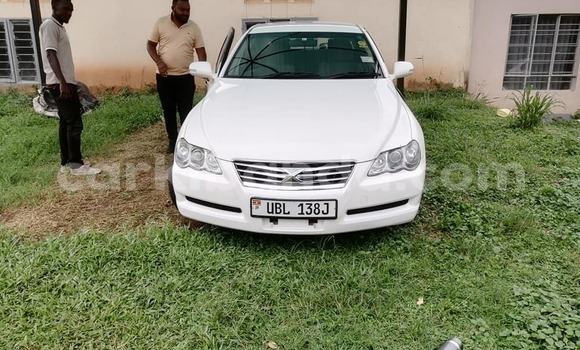 Gura Yakoze Toyota Mark X White Imodoka i Kampala mu Uganda Gura Yakoze Toyota Mark X White Imodoka i Kampala mu Uganda