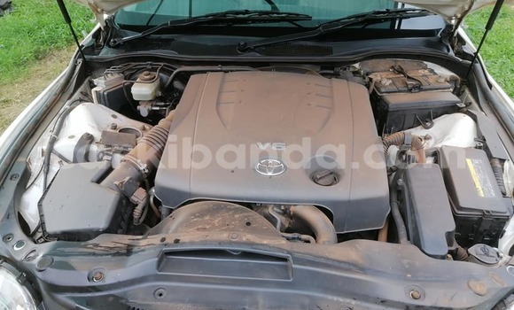 Gura Yakoze Toyota Mark X White Imodoka i Kampala mu Uganda Gura Yakoze Toyota Mark X White Imodoka i Kampala mu Uganda