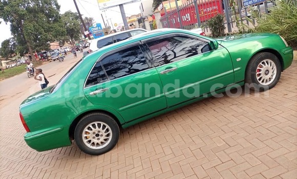 Gura Yakoze Toyota Progress Green Imodoka i Kampala mu Uganda Gura Yakoze Toyota Progress Green Imodoka i Kampala mu Uganda