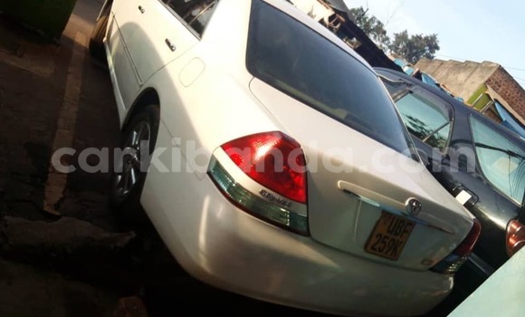 Gura Yakoze Toyota Mark II White Imodoka i Kampala mu Uganda Gura Yakoze Toyota Mark II White Imodoka i Kampala mu Uganda