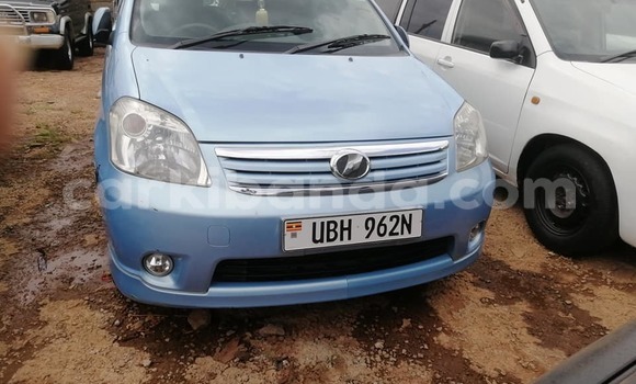 Gura Yakoze Toyota Raum Blue Imodoka i Kampala mu Uganda Gura Yakoze Toyota Raum Blue Imodoka i Kampala mu Uganda