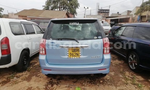 Gura Yakoze Toyota Raum Blue Imodoka i Kampala mu Uganda Gura Yakoze Toyota Raum Blue Imodoka i Kampala mu Uganda