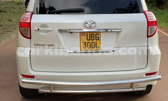 Nunua Ilio tumika Toyota Vanguard Nyeupe Gari ndani ya Kampala nchini Uganda Nunua Ilio tumika Toyota Vanguard Nyeupe Gari ndani ya Kampala nchini Uganda
