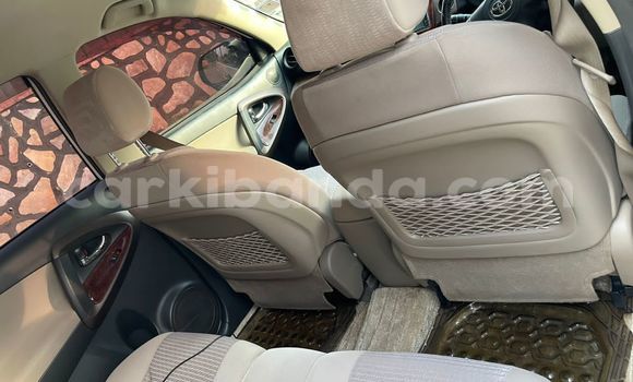 Nunua Ilio tumika Toyota Vanguard Nyeupe Gari ndani ya Kampala nchini Uganda Nunua Ilio tumika Toyota Vanguard Nyeupe Gari ndani ya Kampala nchini Uganda