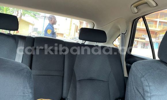 Gura Yakoze Toyota Harrier Silver Imodoka i Kampala mu Uganda Gura Yakoze Toyota Harrier Silver Imodoka i Kampala mu Uganda