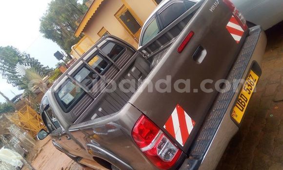 Nunua Ilio tumika Toyota Hilux Nyingine Gari ndani ya Kampala nchini Uganda Nunua Ilio tumika Toyota Hilux Nyingine Gari ndani ya Kampala nchini Uganda
