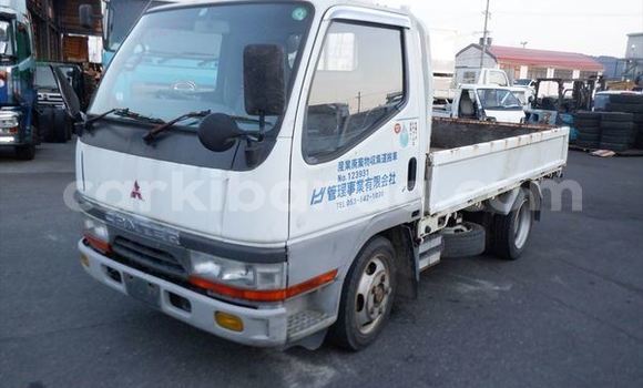 Buy Used Mitsubishi L400 White Truck in Kampala in Uganda