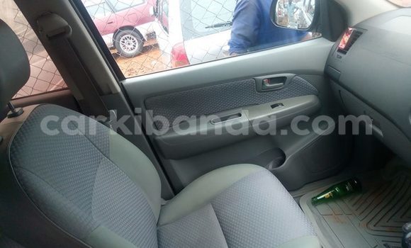 Nunua Ilio tumika Toyota Hilux Nyingine Gari ndani ya Kampala nchini Uganda Nunua Ilio tumika Toyota Hilux Nyingine Gari ndani ya Kampala nchini Uganda