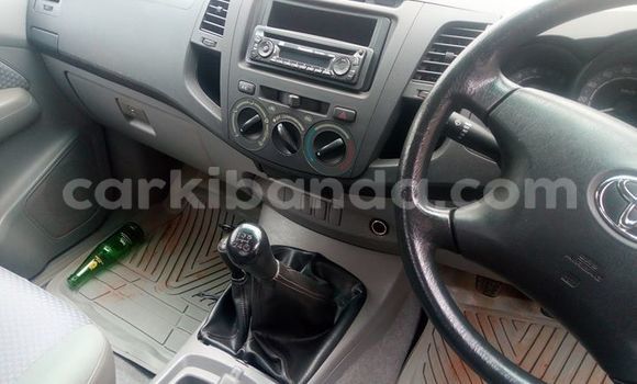Nunua Ilio tumika Toyota Hilux Nyingine Gari ndani ya Kampala nchini Uganda Nunua Ilio tumika Toyota Hilux Nyingine Gari ndani ya Kampala nchini Uganda