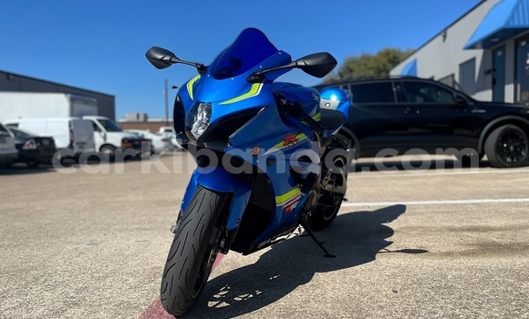 Nunua Ilio tumika Suzuki GSX–R Bluu Bike ndani ya Entebbe nchini Uganda Nunua Ilio tumika Suzuki GSX–R Bluu Bike ndani ya Entebbe nchini Uganda