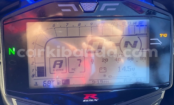 Nunua Ilio tumika Suzuki GSX–R Bluu Bike ndani ya Entebbe nchini Uganda Nunua Ilio tumika Suzuki GSX–R Bluu Bike ndani ya Entebbe nchini Uganda