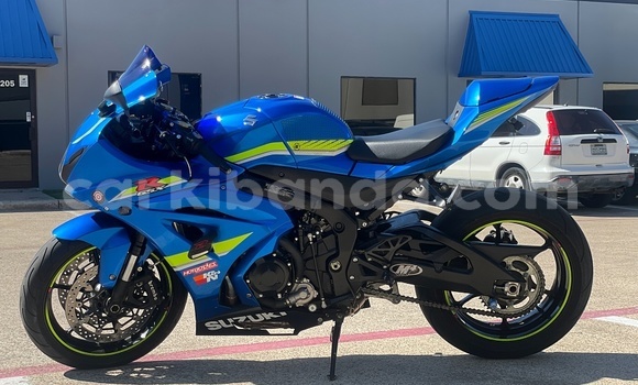 Nunua Ilio tumika Suzuki GSX–R Bluu Bike ndani ya Entebbe nchini Uganda Nunua Ilio tumika Suzuki GSX–R Bluu Bike ndani ya Entebbe nchini Uganda