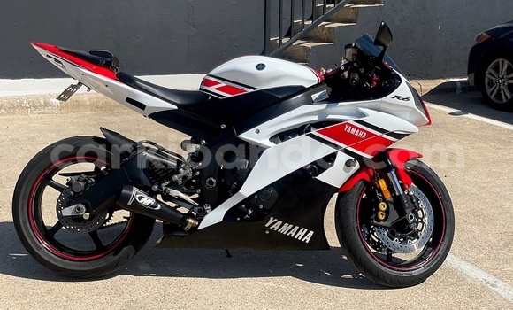 Buy Used Yamaha R1 White Bike in Entebbe in Uganda