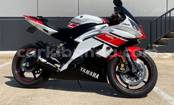 Buy Used Yamaha R1 White Bike in Entebbe in Uganda Buy Used Yamaha R1 White Bike in Entebbe in Uganda
