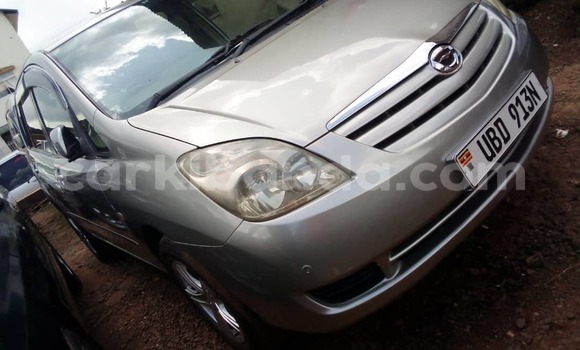 Nunua Ilio tumika Toyota Spacio Fedha Gari ndani ya Kampala nchini Uganda Nunua Ilio tumika Toyota Spacio Fedha Gari ndani ya Kampala nchini Uganda