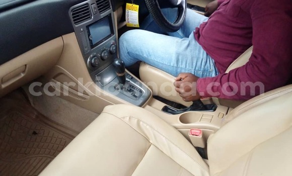 Nunua Ilio tumika Subaru Forester Nyingine Gari ndani ya Kampala nchini Uganda Nunua Ilio tumika Subaru Forester Nyingine Gari ndani ya Kampala nchini Uganda