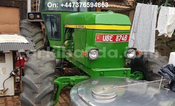 Buy Used Land Rover Defender Green Car in Kampala in Uganda Buy Used Land Rover Defender Green Car in Kampala in Uganda