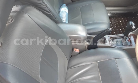 Gura Yakoze Toyota Premio Silver Imodoka i Kampala mu Uganda Gura Yakoze Toyota Premio Silver Imodoka i Kampala mu Uganda