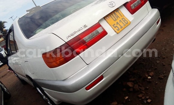 Nunua Ilio tumika Toyota Premio Fedha Gari ndani ya Kampala nchini Uganda Nunua Ilio tumika Toyota Premio Fedha Gari ndani ya Kampala nchini Uganda