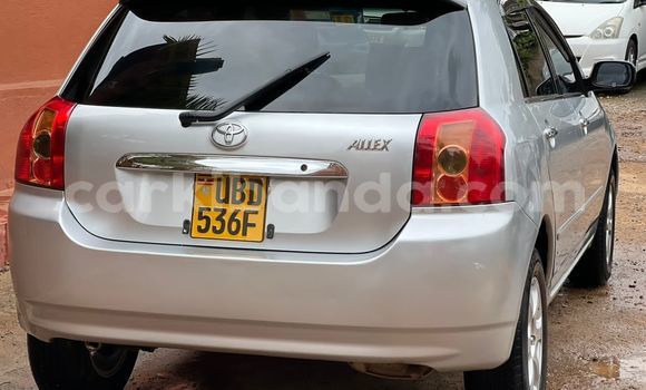 Gura Yakoze Toyota Allex Silver Imodoka i Kampala mu Uganda Gura Yakoze Toyota Allex Silver Imodoka i Kampala mu Uganda