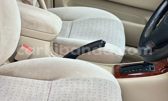 Gura Yakoze Toyota Allex Silver Imodoka i Kampala mu Uganda Gura Yakoze Toyota Allex Silver Imodoka i Kampala mu Uganda