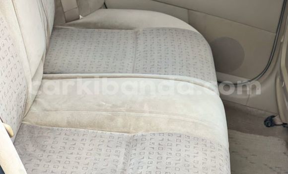 Gura Yakoze Toyota Allex Silver Imodoka i Kampala mu Uganda Gura Yakoze Toyota Allex Silver Imodoka i Kampala mu Uganda