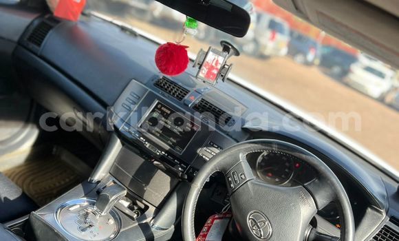 Gura Yakoze Toyota Mark X White Imodoka i Kampala mu Uganda Gura Yakoze Toyota Mark X White Imodoka i Kampala mu Uganda