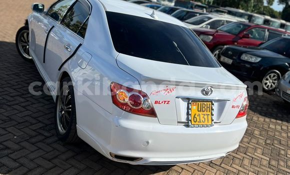 Gura Yakoze Toyota Mark X White Imodoka i Kampala mu Uganda Gura Yakoze Toyota Mark X White Imodoka i Kampala mu Uganda