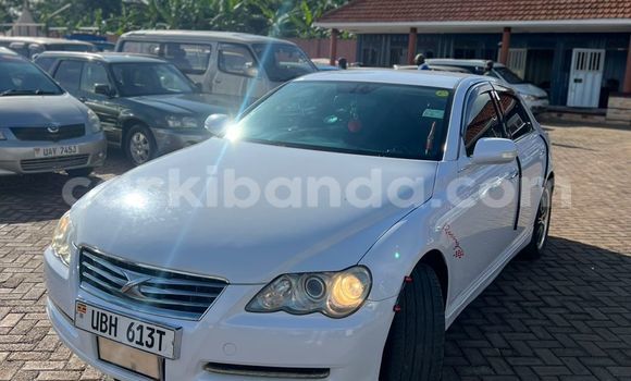 Gura Yakoze Toyota Mark X White Imodoka i Kampala mu Uganda Gura Yakoze Toyota Mark X White Imodoka i Kampala mu Uganda