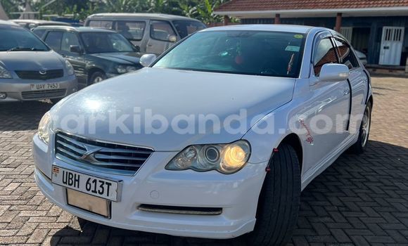 Gura Yakoze Toyota Mark X White Imodoka i Kampala mu Uganda Gura Yakoze Toyota Mark X White Imodoka i Kampala mu Uganda