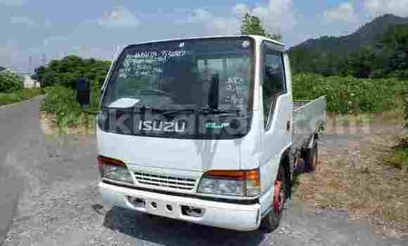 Buy Used Isuzu Bighorn White Truck in Kampala in Uganda