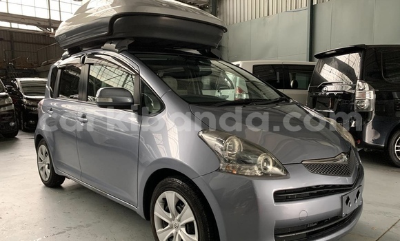 Acheter Occasion Voiture Toyota Ractis Beige à Busia, Ouganda Acheter Occasion Voiture Toyota Ractis Beige à Busia, Ouganda