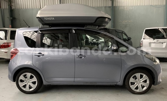 Acheter Occasion Voiture Toyota Ractis Beige à Busia, Ouganda Acheter Occasion Voiture Toyota Ractis Beige à Busia, Ouganda