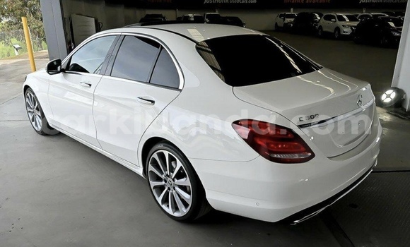 Acheter Occasion Voiture Mercedes-Benz C-Classe Blanc à Busia, Ouganda Acheter Occasion Voiture Mercedes-Benz C-Classe Blanc à Busia, Ouganda
