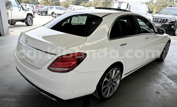 Acheter Occasion Voiture Mercedes-Benz C-Classe Blanc à Busia, Ouganda Acheter Occasion Voiture Mercedes-Benz C-Classe Blanc à Busia, Ouganda