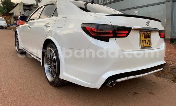 Gura Yakoze Toyota Mark X White Imodoka i Kampala mu Uganda Gura Yakoze Toyota Mark X White Imodoka i Kampala mu Uganda