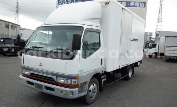 Gura Yakoze Mitsubishi L400 White Ikamyo i Kampala mu Uganda