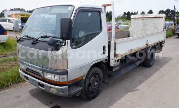 Buy Used Mitsubishi L400 White Truck in Kampala in Uganda