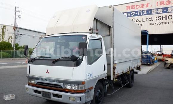 Buy Used Mitsubishi L400 White Truck in Kampala in Uganda