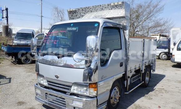 Gura Yakoze Isuzu Bighorn Silver Ikamyo i Kampala mu Uganda