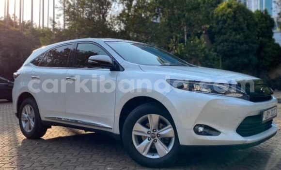 Nunua Ilio tumika Toyota Harrier Nyeupe Gari ndani ya Kampala nchini Uganda Nunua Ilio tumika Toyota Harrier Nyeupe Gari ndani ya Kampala nchini Uganda