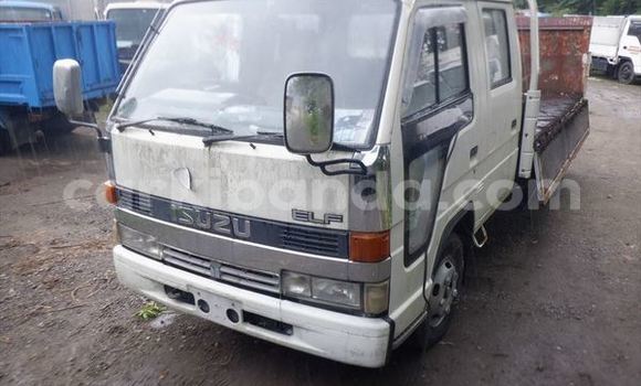 Gura Yakoze Isuzu Bighorn White Ikamyo i Kampala mu Uganda Gura Yakoze Isuzu Bighorn White Ikamyo i Kampala mu Uganda